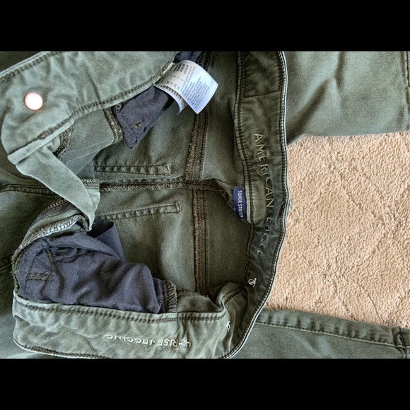 Khaki Hi-Rise jeggings - Picture 3 of 3